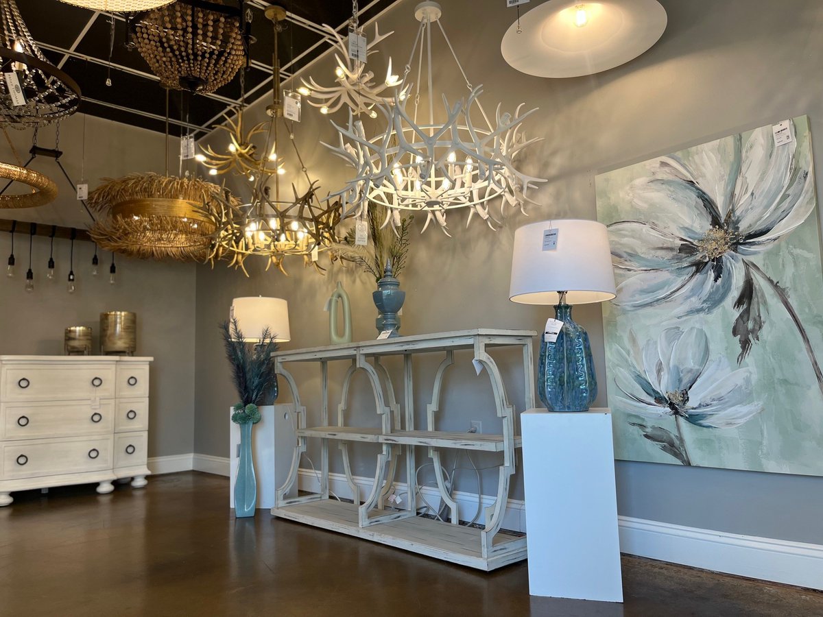 ProgLighting's tweet image. Step inside our Roswell showroom and discover lighting and décor that makes a statement ✨

From bold brass fixtures and fabulous crystal designs to laid-back organic textures and eye-catching furniture, there’s style around every corner.