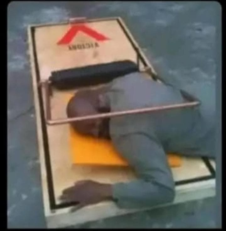 Kujia hood uliacha kwangu