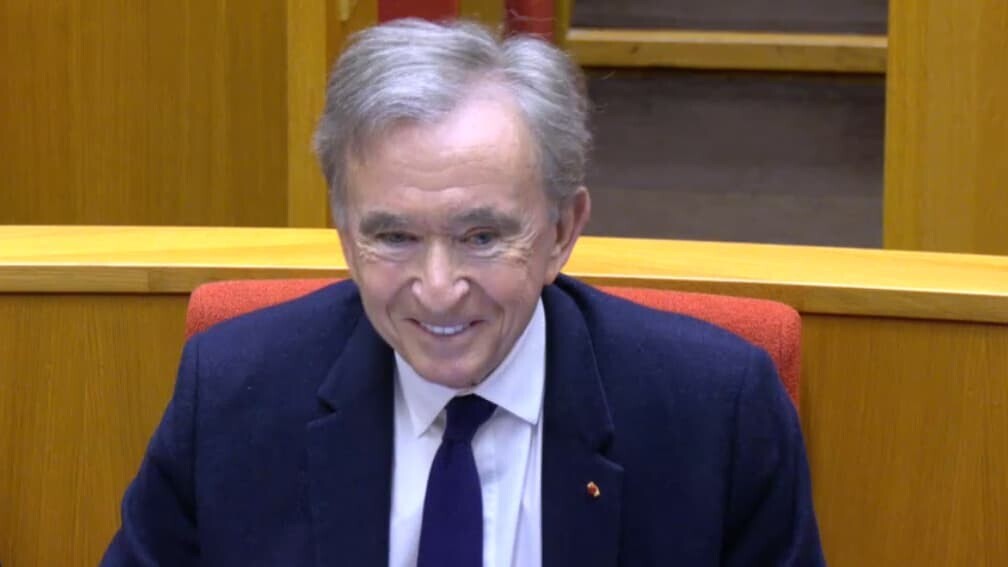 DIRECT. Bernard Arnault affirme devant les sénateurs qu'"il est très mauvais pour l'État de se mêler de la gestion des entreprises privées. En général, ça mène à la catastrophe"
l.bfmtv.com/jdWn