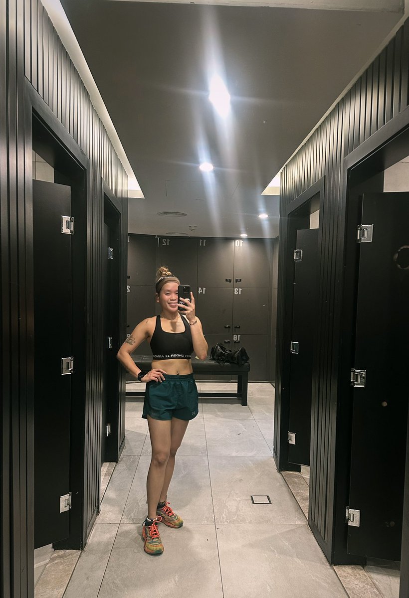 Charmmcatcher's tweet photo. Showing up on the toughest days is always more rewarding, it’s always more worth it at the end. But fuggging sesh tonight, insaaaane sets!! 😖🫶🏻 #TK27 #TKMMA #WorkoutWednesday #FitnessLifeFull #FitnessGoals #fitnesslifestyle https://t.co/omYfDmRqb2