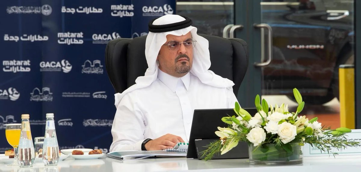 OKAZ_online's tweet photo. بتوجيه من خالد الفيصل..
نائب أمير مكة يتفقد مجمع صالات الحج والعمرة بمطار الملك عبدالعزيز الدولي 
@makkahregion 
#عكاظ 

للاطلاع على التفاصيل:👇👇 
https://t.co/iSIWNZrkYS https://t.co/R14ldfIUfh