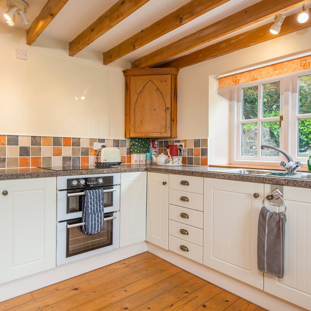 Coastal Cottages tweet media