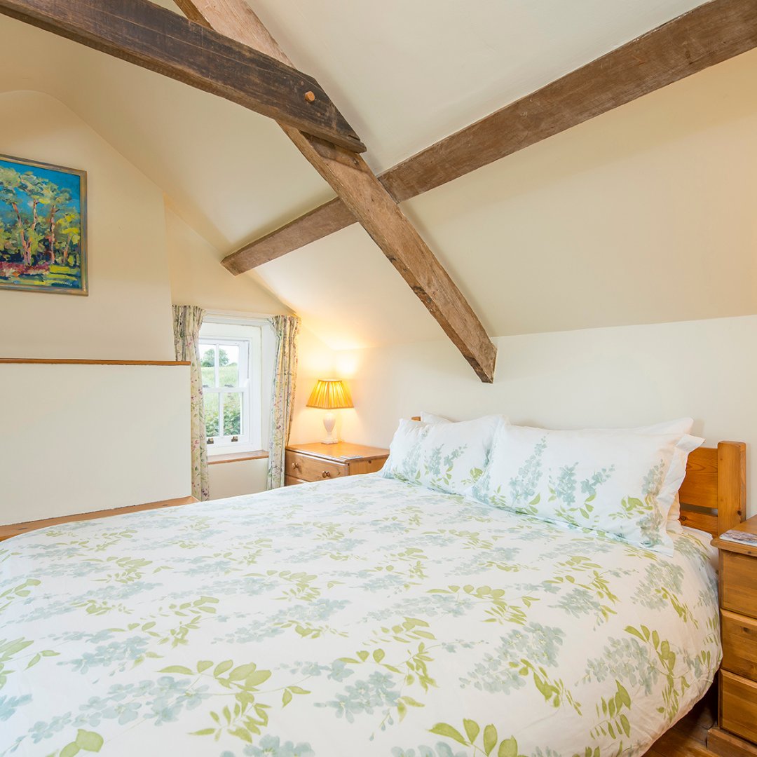 Castle View, Carew | 24-31/5 | NOW £854

🛏️ Sleeps 4
⭐️ 3 Star
🐶 #DogFriendly
🌺 Large lawn
🏰 Walk to Carew Castle
🍽️🛍️ Walk to amenities
🏖️ Short drive to beaches
🥾🛥️⛳️ Close to activities
🦁🏹 Close to attractions

👉️ l8r.it/7ueb

#visitwales #coastalcottages