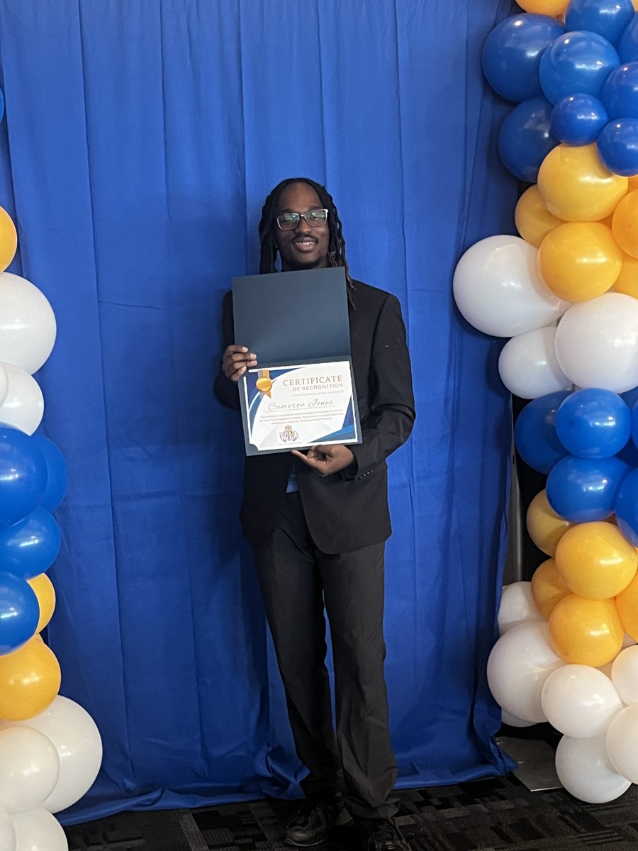Propel Andrew Street scholar Cameron shares his thought-provoking podcast, “Halting the Inevitable: How Do Detention Centers Play a Role in Ending Generational Curses,” at the Youth Civic Leadership Academy Research Colloquium. #PropelProud #YouthVoices #CivicLeadership