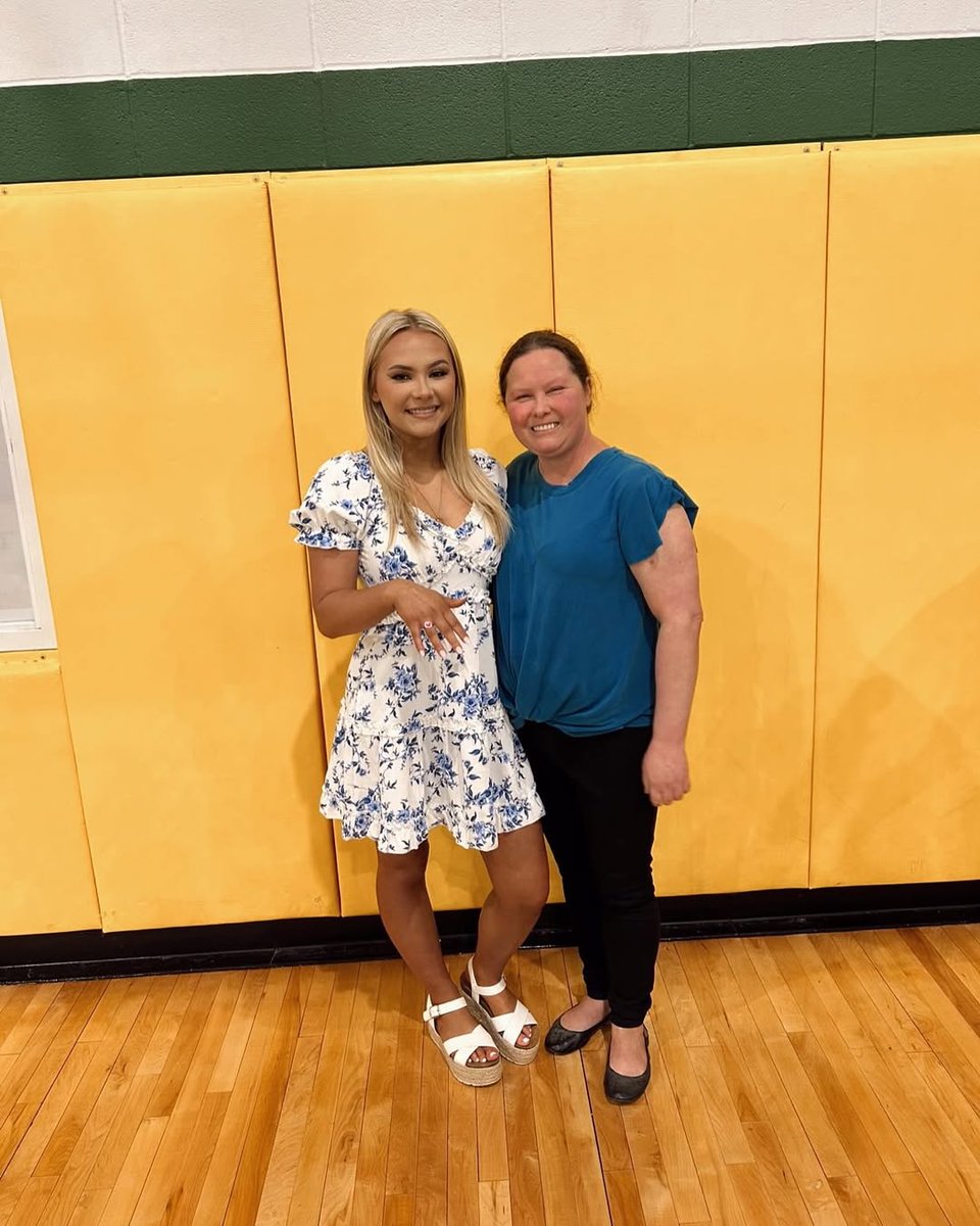 herffjones's tweet photo. Raelynn received her beautiful Davis Halo class ring! π€© Are you ready to design your own Kendra Scott x Herff Jones high school class ring? Head to https://t.co/nv428uRUmH π₯³π
-
π· raelynn_maire | Herff jones / #hjclassring / kendra scott / kendra scott class ring / junior ring ceremony
