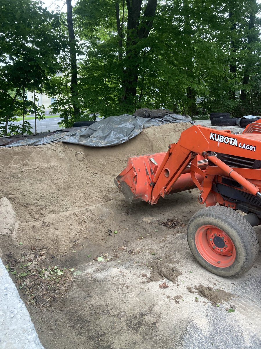David Golembeski (@fdturf) on Twitter photo Great day for a little <a href="/DunningSandman/">Gilberto Perez</a> light topdressing ahead of the cool and rainy weather expected for tomorrow. Great day for a little <a href="/DunningSandman/">Gilberto Perez</a> light topdressing ahead of the cool and rainy weather expected for tomorrow.