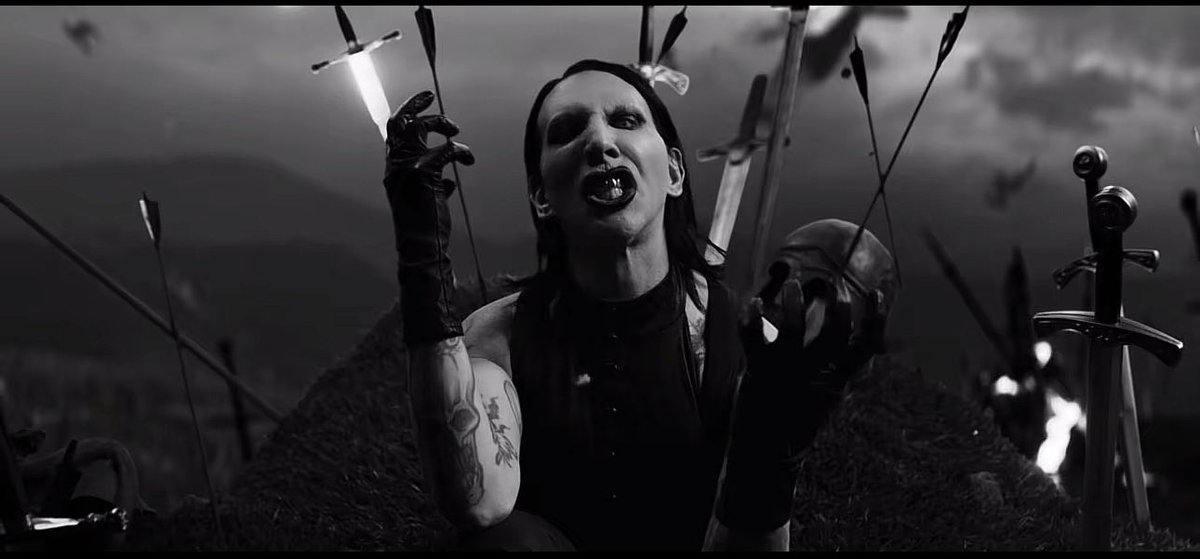 colsonisded's tweet photo. If Marilyn Manson has a million fans then i am one of them, if Marilyn Manson has one fan then its me, if he has no fans then i am no longer alive https://t.co/xE3KBalfmE