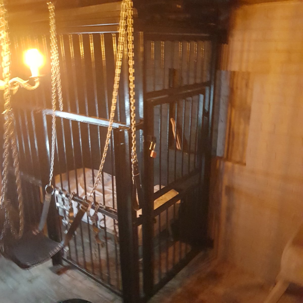 CoachHouseDun's tweet photo. Fixed cage , slings, Tv and much more.. ask anything on the
coach house  email address is   chdlincs@gmail.com https://t.co/rOVbkUT8tM