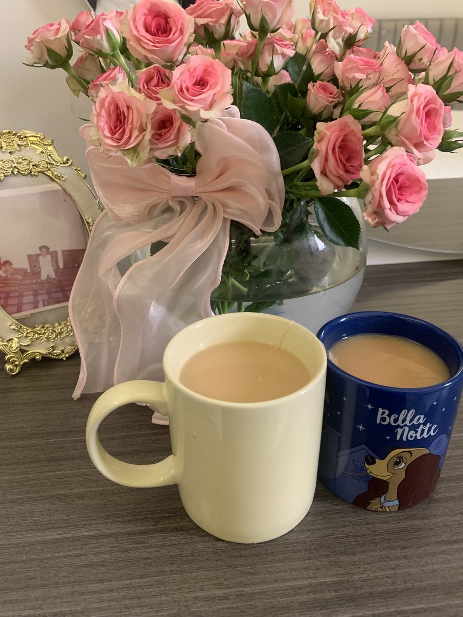 يعني مثلاً مثلاً مو شرط قهوة و شاي 

- شاي باللبن مثلاً!
على قولة اخوانا المصريين