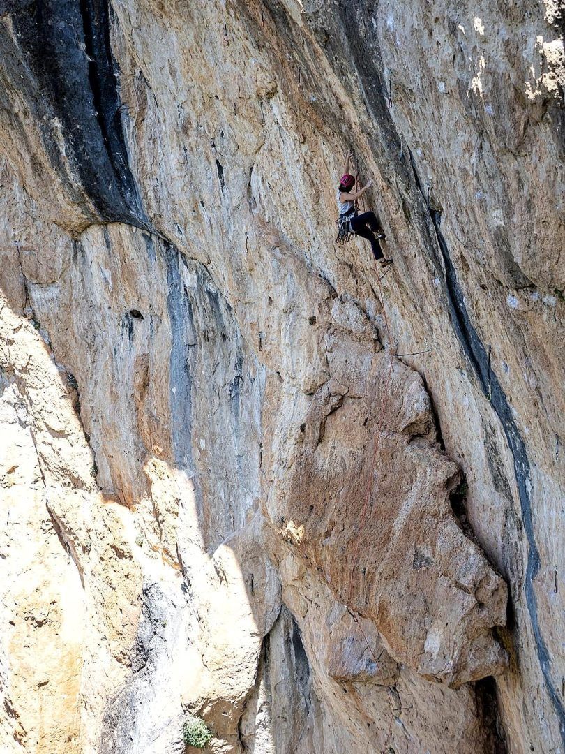 climberyaz's tweet photo. ¡Nuevas líneas y promesas futuras en Cueva de la zarza!
El esquinazo situado a la derecha de la cueva, que hasta hace poco parecía estar a la sombra del protagonista principal empieza a mostrar su verdadero potencial 💪😍.
 Descárgate el pdf ✏️📑 
https://t.co/OWqlfAmhdA https://t.co/l8Ool7F9Fv
