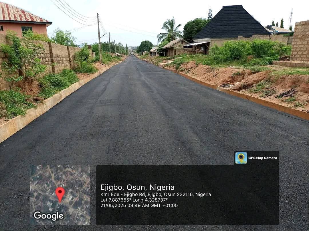 ShakirulliA's tweet photo. Project Update!

Ongoing Asphalt laying of 1.5 KM GBANKO- GAA Road in Ejigbo LG, under the performing Governor Ademola Adeleke of Osun State.

#ImoleIsWorking #ImoleImpactfulGovernance #ImoleTill2030 ✅ https://t.co/MaRH7aiWIr