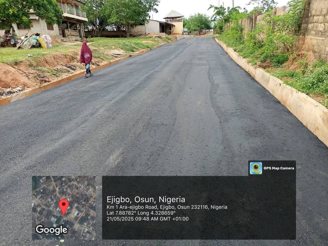 ShakirulliA's tweet photo. Project Update!

Ongoing Asphalt laying of 1.5 KM GBANKO- GAA Road in Ejigbo LG, under the performing Governor Ademola Adeleke of Osun State.

#ImoleIsWorking #ImoleImpactfulGovernance #ImoleTill2030 ✅ https://t.co/MaRH7aiWIr