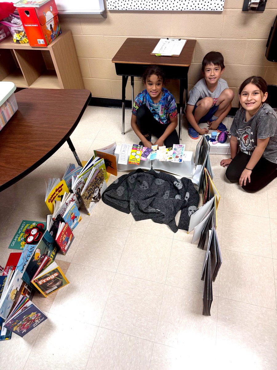Carnahan Library (@carnahanlibrary) on Twitter photo After visiting our <a href="/Scholastic/">Scholastic</a> book fair, these Cardinals had their own makeshift book fair in the classroom. ๐ #togetherweshine <a href="/NISDCarnahan/">Carnahan Elementary</a> <a href="/NISDLib/">NISDLibraryServices</a> After visiting our <a href="/Scholastic/">Scholastic</a> book fair, these Cardinals had their own makeshift book fair in the classroom. ๐ #togetherweshine <a href="/NISDCarnahan/">Carnahan Elementary</a> <a href="/NISDLib/">NISDLibraryServices</a>