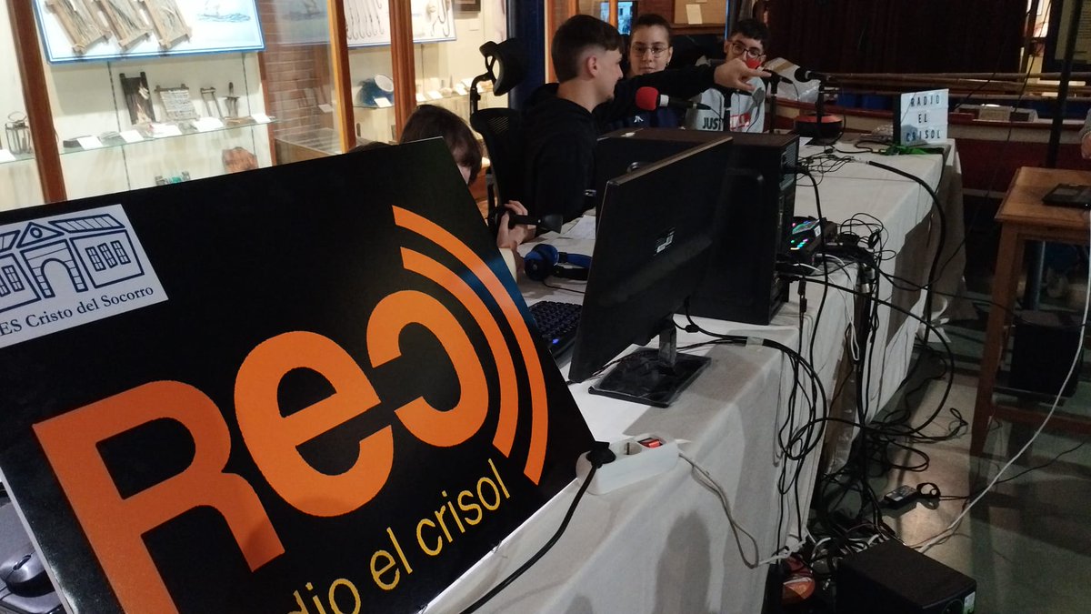 Con motivo del Día de los Museos Radio El Crisol se desplazó al Museo Marítimo de Asturias para hacer un programa/maratón en directo. (youtube.com/watch?v=TiNEew…). El programa empieza a partir de 1.27.00.
La Nueva España recoge el evento en su edición de hoy lne.es/aviles/2025/05…