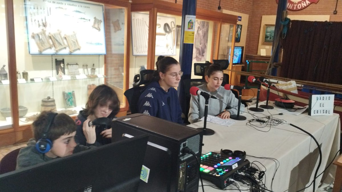 IES_CriSoL's tweet photo. Con motivo del Día de los Museos Radio El Crisol se desplazó al Museo Marítimo de Asturias para hacer un programa/maratón en directo. (https://t.co/2TccwIF10h). El programa empieza a partir de 1.27.00.
La Nueva España recoge el evento en su edición de hoy https://t.co/rg0NbdewDN https://t.co/9FDVJGqOrp