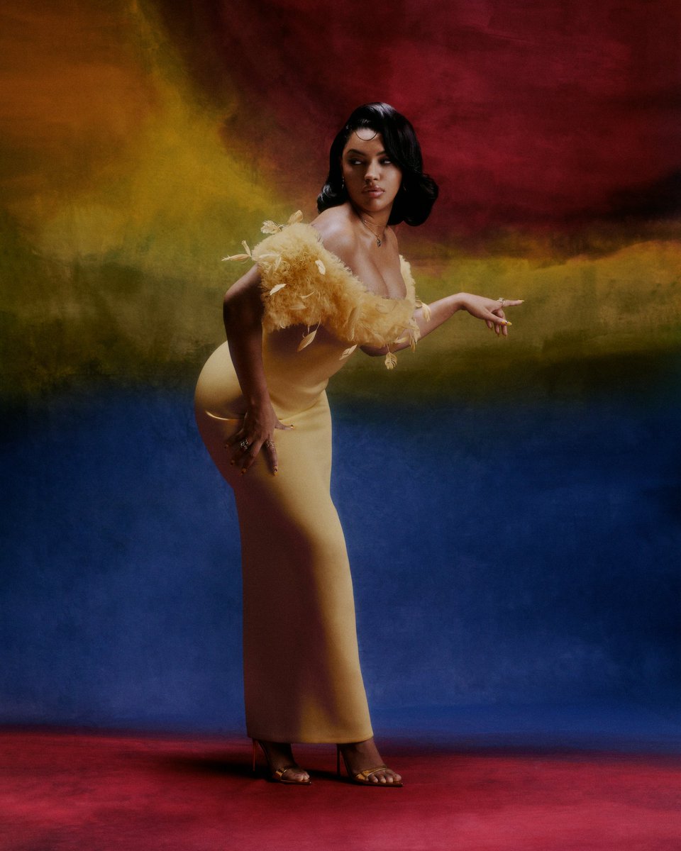 Justhyaaa's tweet image. Sinon j’ai fais un bet de shooting avec l’une des plus belles influenceuses de France a.k.a Aziliz Zara