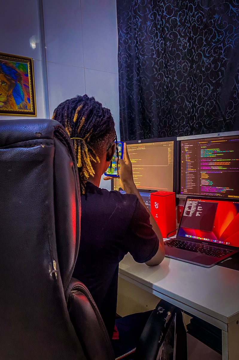 maazjnr7's tweet image. 𝐈’𝐦 𝐣𝐮𝐬𝐭 𝐥𝐨𝐜𝐤𝐞𝐝 𝐢𝐧𝐭𝐨 𝐭𝐡𝐞 𝐜𝐨𝐝𝐞!💡👨🏾💻
𝐏𝐫𝐨𝐣𝐞𝐜𝐭𝐬 𝐡𝐚𝐝 𝐦𝐲 𝐟𝐮𝐥𝐥 𝐚𝐭𝐭𝐞𝐧𝐭𝐢𝐨𝐧!✨🦅