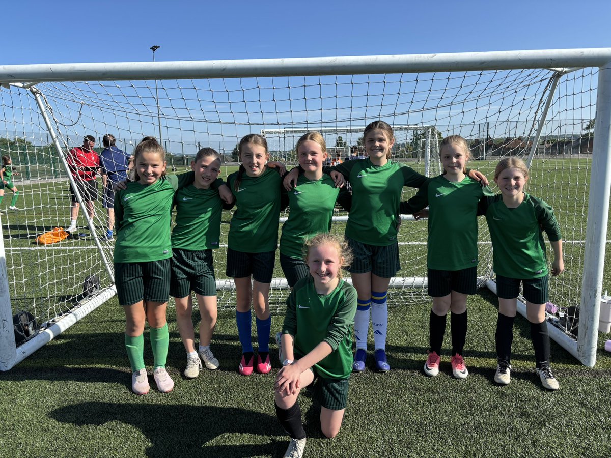 StPatricks_PE's tweet image. Well done to our KS2 girls football team who competed in the @BPS_Trust finals today. They competed valiantly in the semi final against Holy Spirit losing 1-0. Another tense play-off match against St Mary’s finished 1-0. The girls efforts this year have been commendable 👏