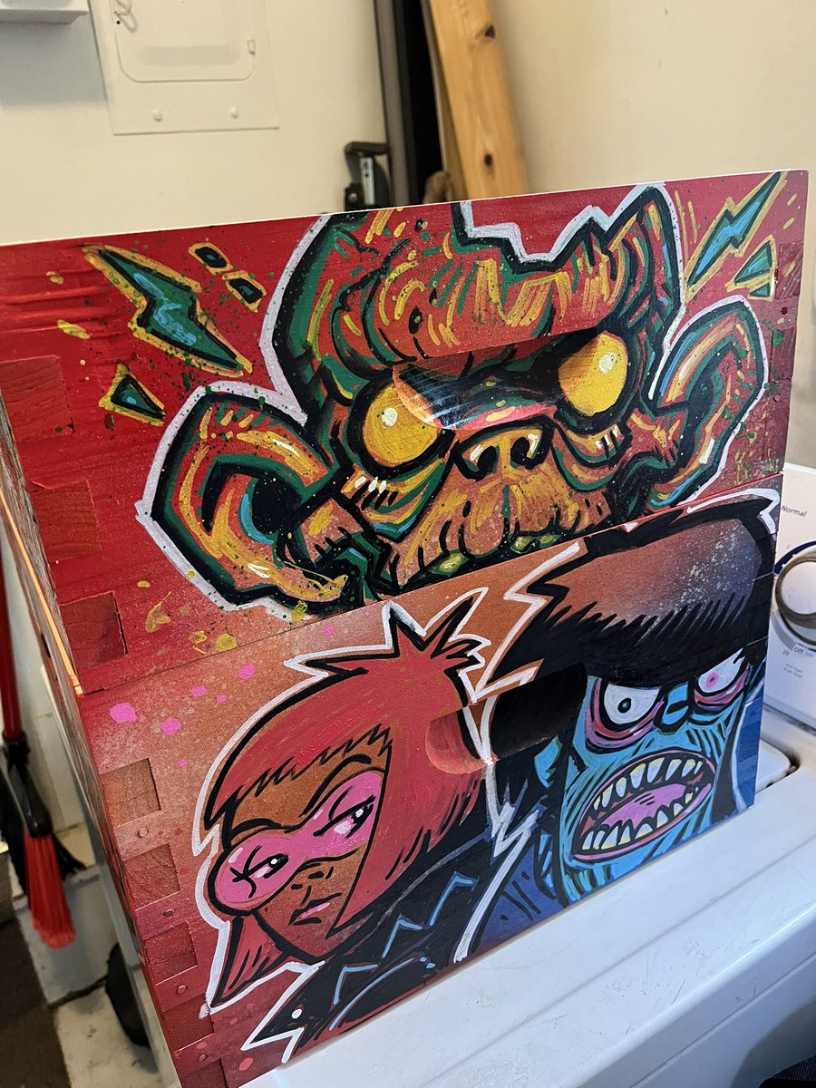 TimShinn73's tweet image. Finished painting these beehive drawers for my friend. 

Delivering them this weekend. 

#gorillaz #painting #beehive @gorillaz