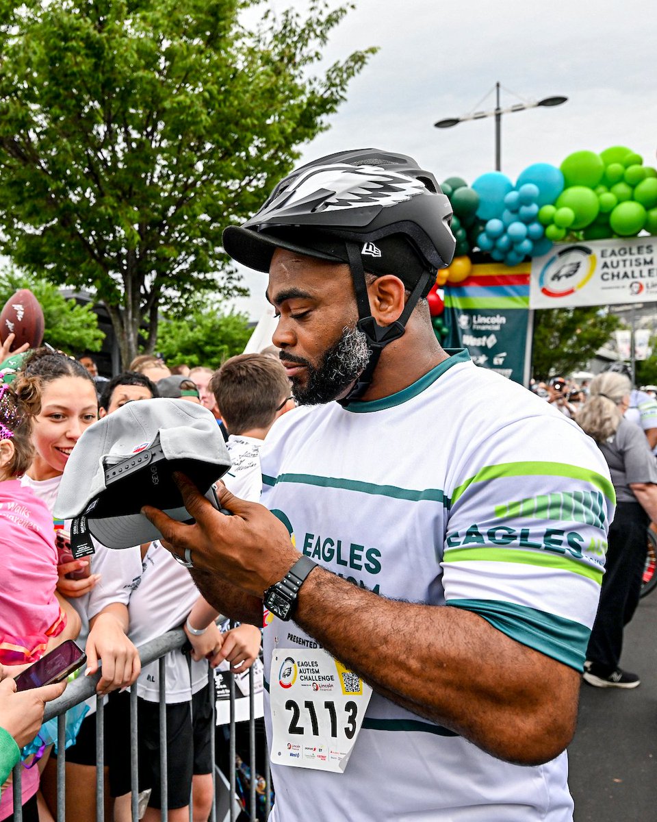 EaglesHistory's tweet image. What a weekend celebrating our Eagles Autism community 💚