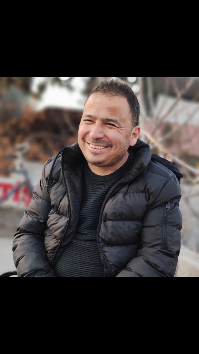 "Kendi halinde olmak güzeldir 
Bu kadar hâl bilmezin arasında"