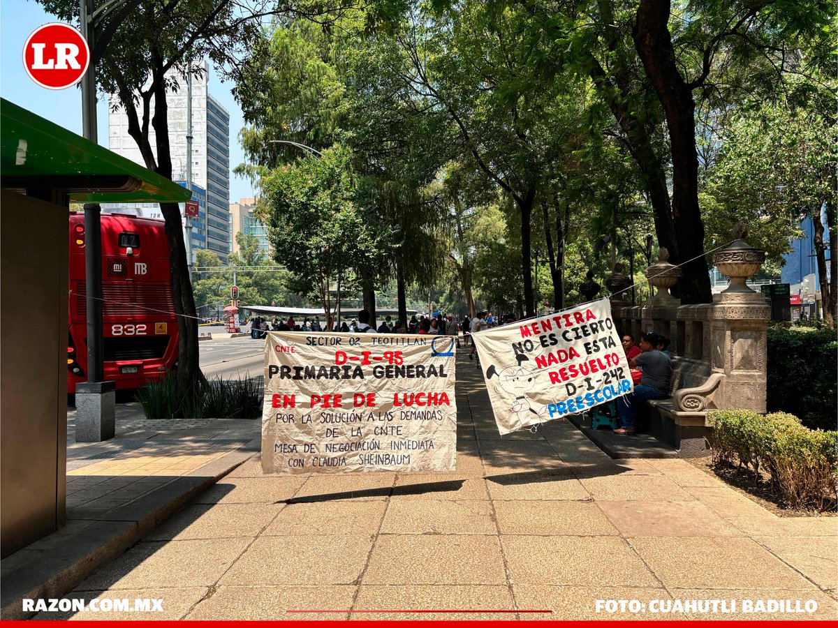 LaRazon_mx's tweet photo. #FOTOS | Cerrada la circulación de Paseo de la Reforma a la altura de la Glorieta de la Diana y del Ángel de la Independencia, hay unidades del Metrobús atravesadas en carriles centrales para evitar el tránsito vehicular

📸Cuahutli Badillo / @LaRazon_mx https://t.co/YHQumeF2Am