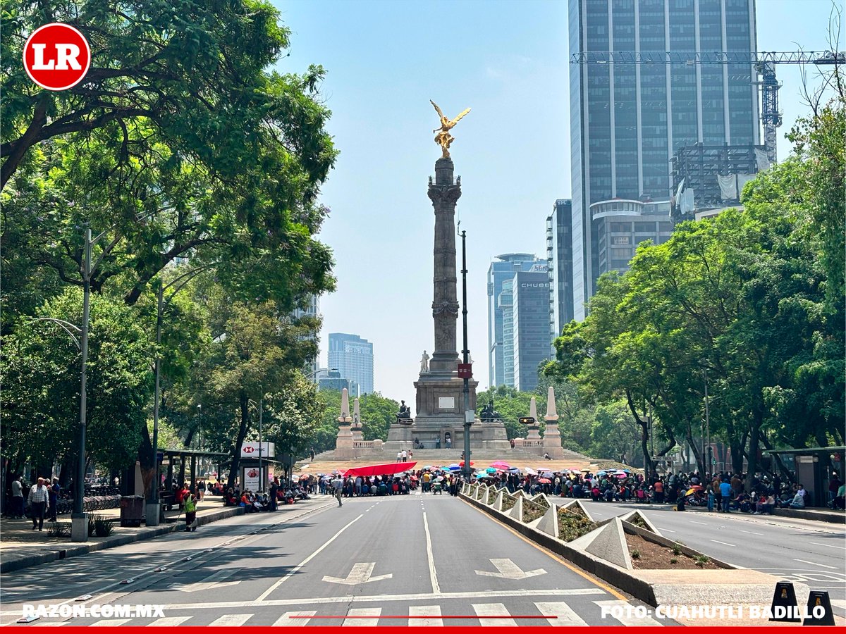 LaRazon_mx's tweet photo. #FOTOS | Cerrada la circulación de Paseo de la Reforma a la altura de la Glorieta de la Diana y del Ángel de la Independencia, hay unidades del Metrobús atravesadas en carriles centrales para evitar el tránsito vehicular

📸Cuahutli Badillo / @LaRazon_mx https://t.co/YHQumeF2Am