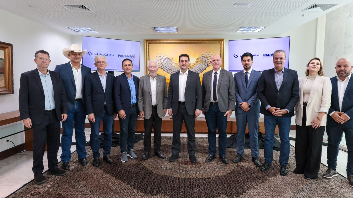 🚜 Paraná na rota dos grandes investimentos!
A gigante EuroChem reativou uma fábrica de fertilizantes em Paranaguá com um aporte de R$ 40 milhões.
✅ 600 mil toneladas/ano
✅ 250 empregos diretos
✅ Mais força para o agro paranaense!
📍 Porto + agro forte = desenvolvimento.