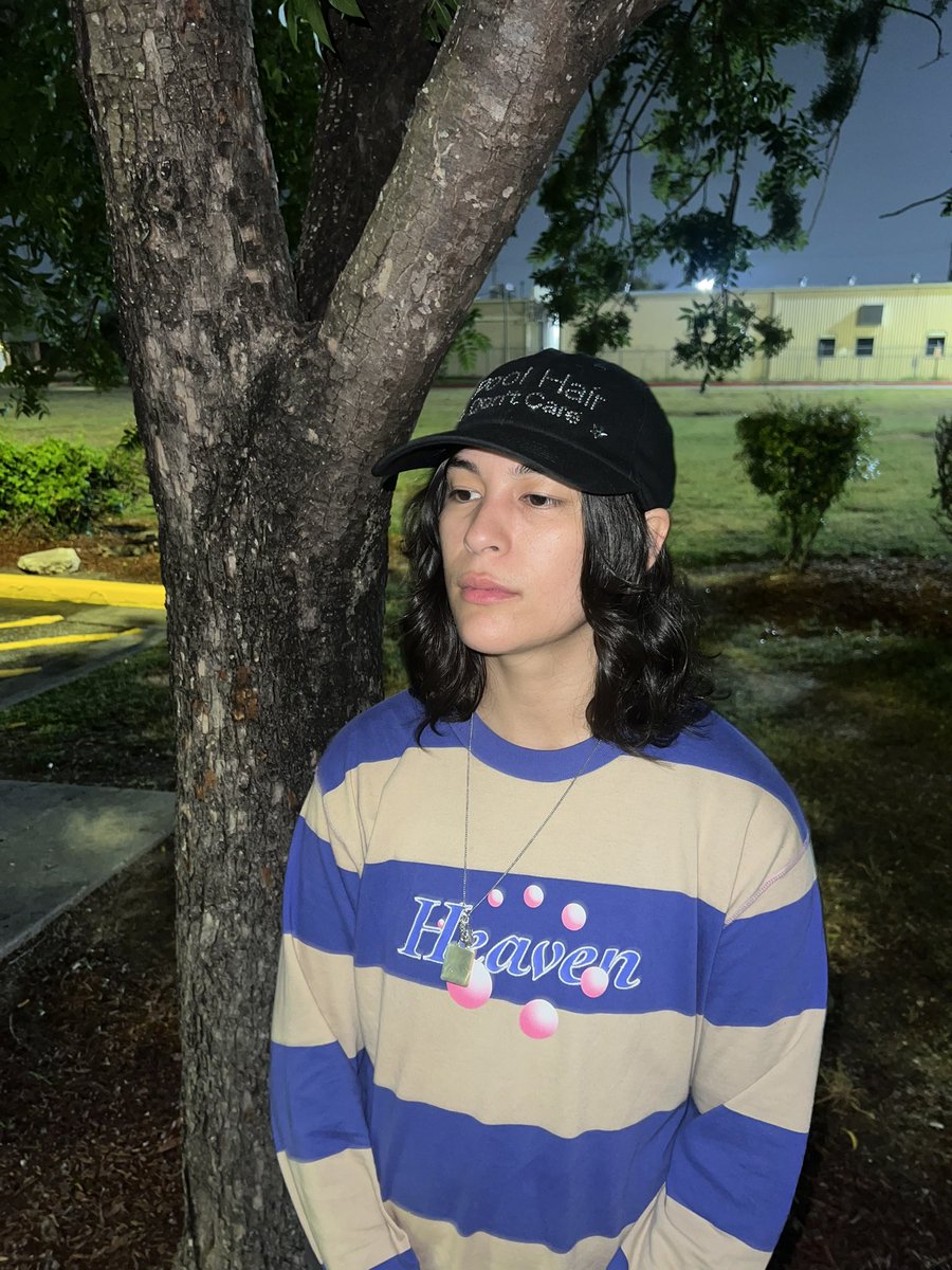 this account is dedicated to all my hats 
*pool hair dont care* 🧢
