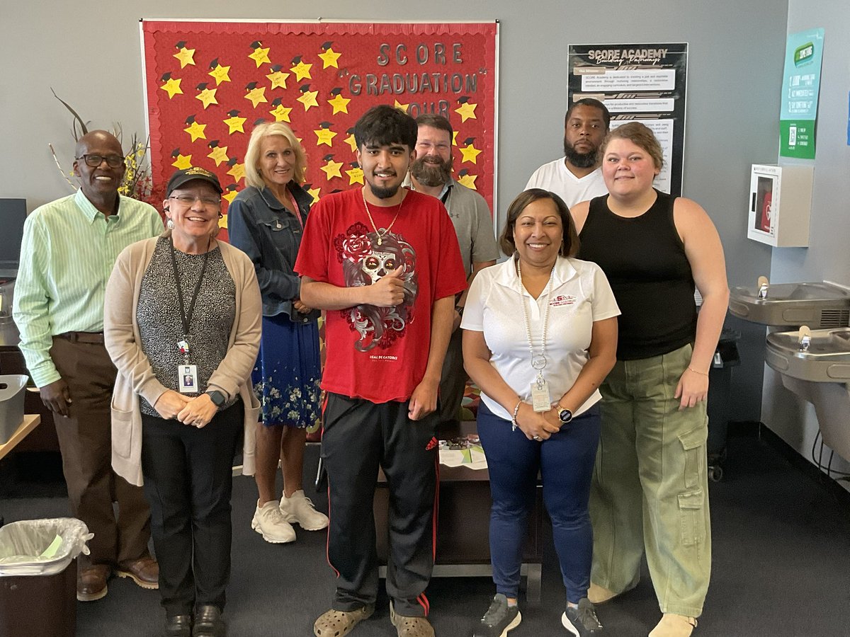 Mr. Robinson tweet media