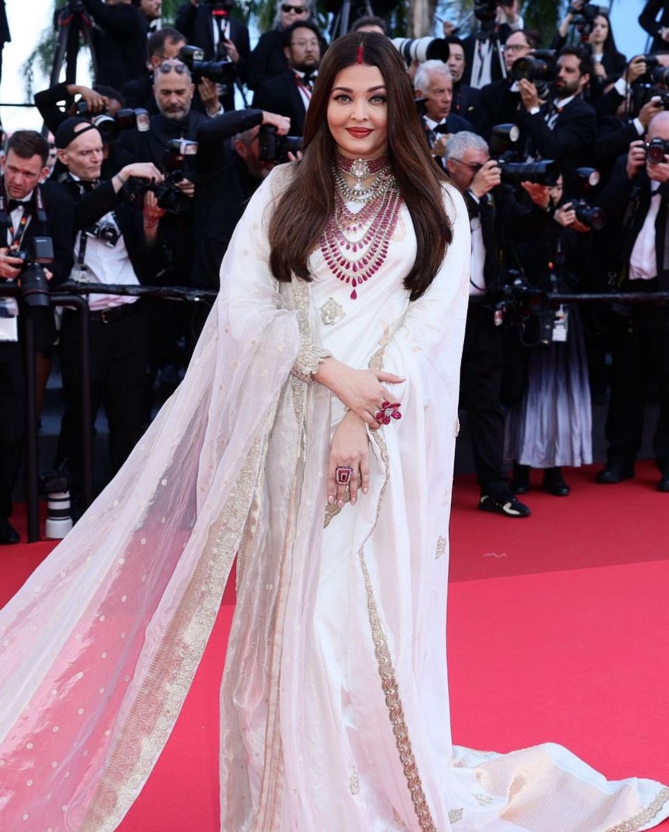 ManishMalhotraWorld tweet media