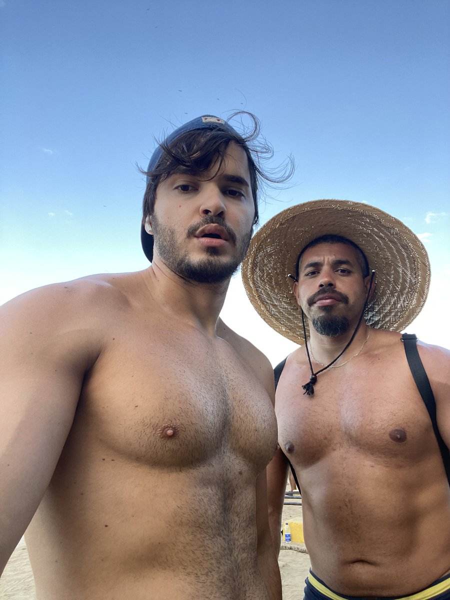 damlinsz's tweet image. Eu e meu amigo, gostamos da sua vibe?😏