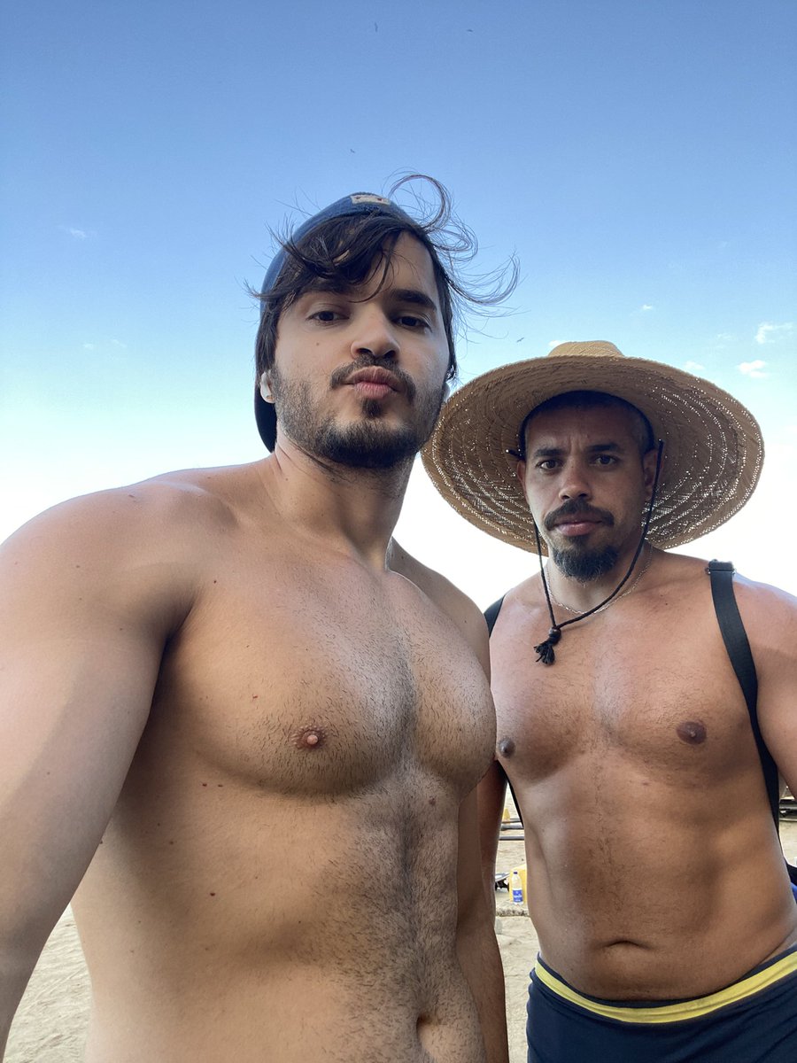 damlinsz's tweet image. Eu e meu amigo, gostamos da sua vibe?😏