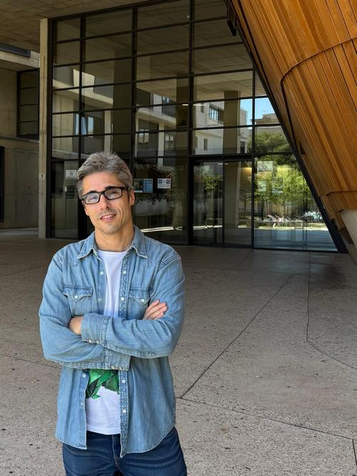 pbeltranp's tweet photo. Pues aquí empieza una nueva aventura que afronto con la mayor ilusión 🤭. Estamos de elecciones y me gustaría ser el próximo Decano de la Facultad de Educación de @unizar. Te invito a conocer las líneas de trabajo y el equipo en este enlace. 
👉🏻https://t.co/i5XbUnrwn5 https://t.co/0W403CsABO