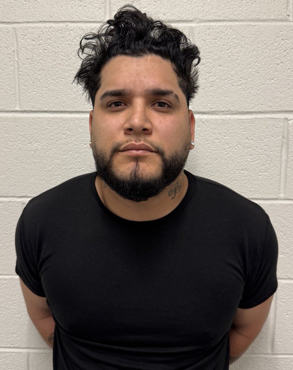 TheDMVLive's tweet photo. BETHESDA MONTGOMERY MALL ‘PEEPING TOM’ SUSPECT CAUGHT: 

31-year-old Javier Armando Pastran Morales was arrested last week (later released on an unsecured bond) by Montgomery County Police for allegedly filming/taking photos of a female victim inside a fitting room at a store in Montgomery Mall.
 
Last week, police located and arrested Pastran Morales outside of his residence in Rockville. Pastran Morales was charged with “peeping tom, private place-prurient intent and visual surveillance-private area.” 

He was taken to jail and ultimately *released on an unsecured personal bond of $3,000.* #MoCo