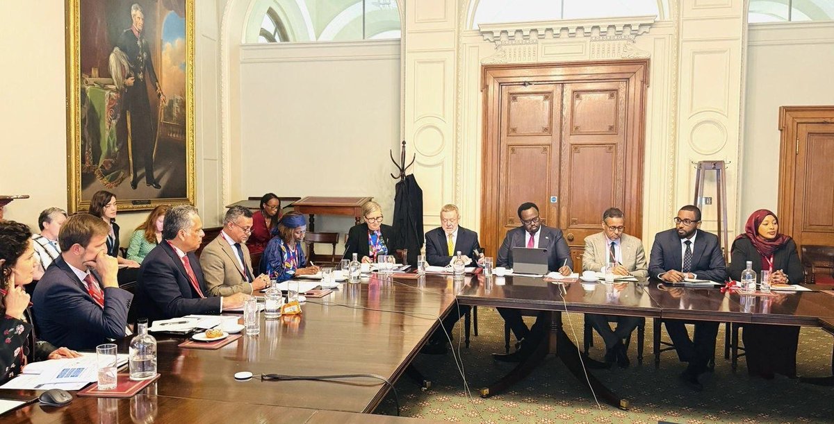 Lord_Collins's tweet photo. An alarming 72% of the worldโs extreme poor are now living in fragile settings. Thatโs why, together with @SalahJama, I convened experts to discuss how we can improve social protection for the most vulnerable in crisis areas. #SocialProtectionFirst
https://t.co/xUusMEn3br https://t.co/BihZXF05pu