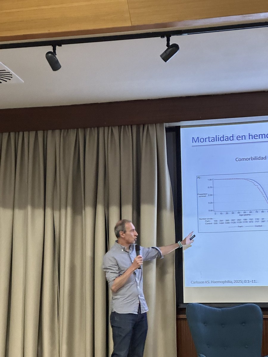 Cerramos la jornada hablando de la #hemofilia adquirida y su abordaje actual de la mano del Dr. López, las comorbilidades en adultos con coagulopatías con el Dr. Núñez, y el papel esencial de la Enfermería en pacientes y ensayos clínicos con Dña. Jessica Aguilera 👏🏼👏🏼👏🏼