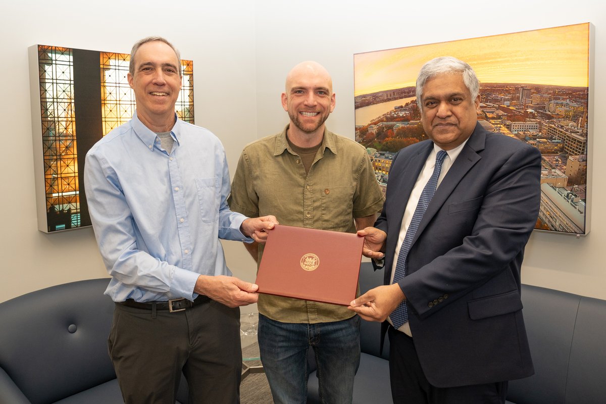 MIT School of Engineering (@mitengineering) on Twitter photo Henry Corrigan-Gibbs, a professor in <a href="/MITEECS/">MIT EECS</a>, is a recipient of this year’s Jr. Bose Award. The award is given annually to outstanding contributors to education from among the faculty members who have been promoted to associate professor without tenure.
engineering.mit.edu/connect/news/h… Henry Corrigan-Gibbs, a professor in <a href="/MITEECS/">MIT EECS</a>, is a recipient of this year’s Jr. Bose Award. The award is given annually to outstanding contributors to education from among the faculty members who have been promoted to associate professor without tenure.
engineering.mit.edu/connect/news/h…