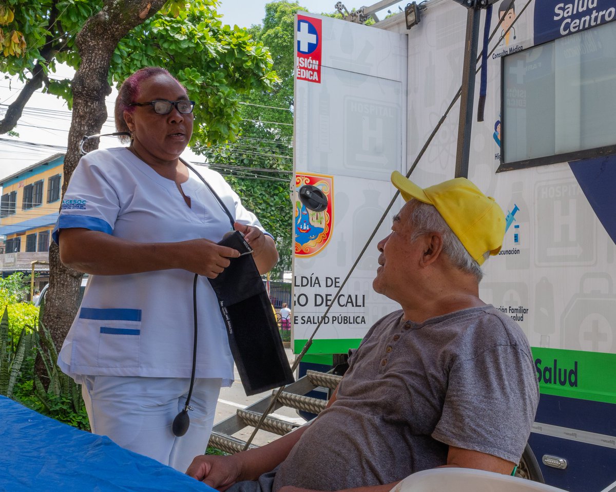 💙 ¡La salud sigue llegando a los barrios! 💚

⬅️ Ayer tuvimos nuestra jornada de salud en el barrio La Fortaleza, donde compartimos con la comunidad espacios de atención, orientación y bienestar.🩺👩🏻‍⚕️

#RedDeSaludDelCentro #JornadaDeSalud #UnidadMóvil #SaludParaTodasYTodos