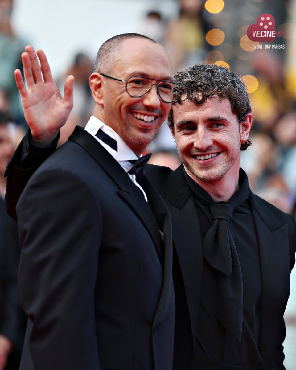WeCinema's tweet photo. Musica, amicizia e amore sono il filo conduttore di #TheHistoryOfSound, il primo film presentato in Concorso al Festival di Cannes dal regista sudafricano #OliverHermanus 📽️
Una pellicola sentimentale ed emozionante che si snoda tra passato e presente, con i personaggi di Lionel e David interpretati da due star come #PaulMescal e #JoshOConnor. Un viaggio tra America ed Europa, immerso in note musicali e ricordi lontani, che ricostruisce e svela il rapporto tra i due protagonisti ✨
#welovecinemait #WeLoveCannes #FestivaldiCannes #Cannes2025