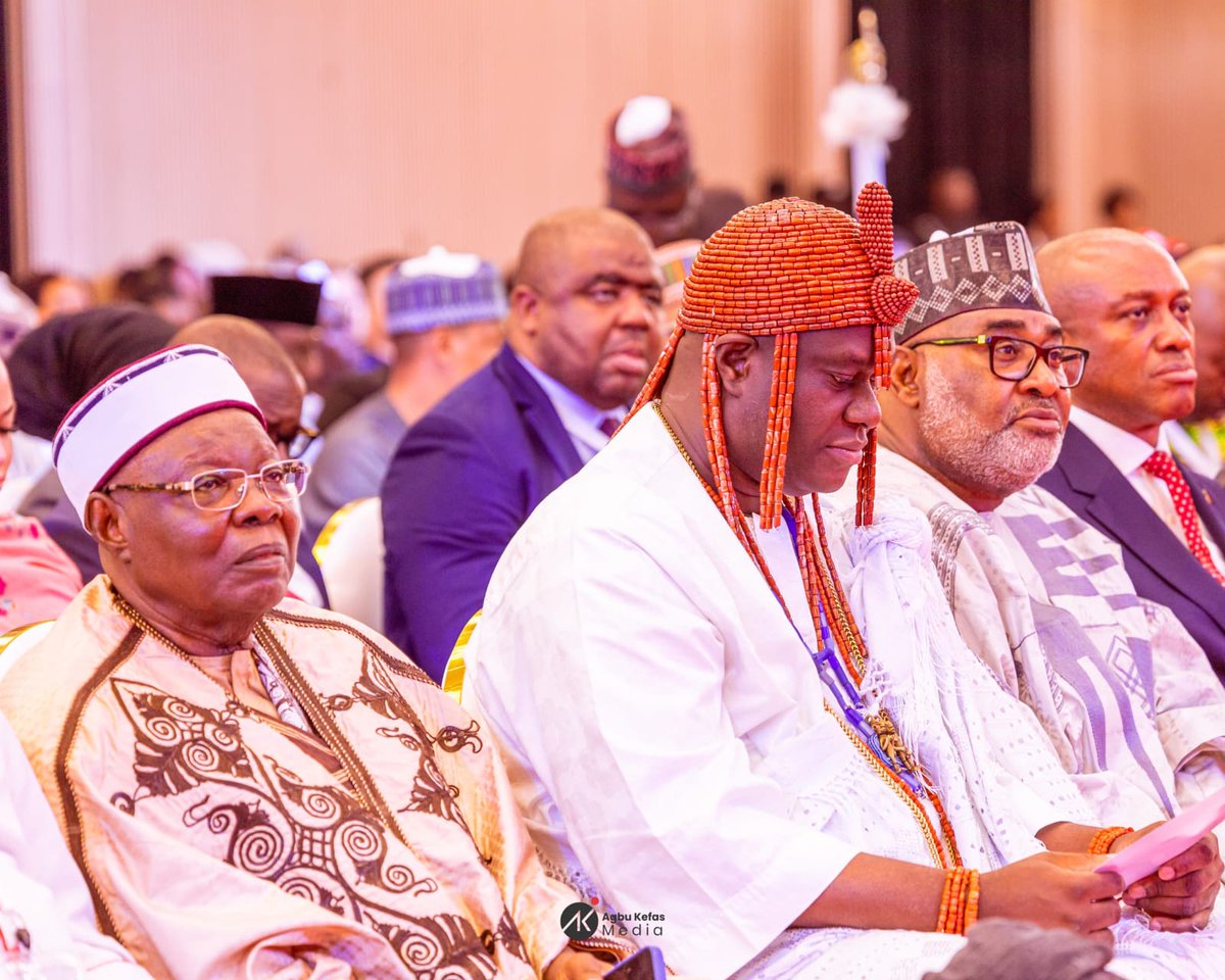 LadyGrasha's tweet photo. It's good to see the Ooni of Ife at #Taravest. He reiterated the need to focus on the human and natural resources abundant in Taraba state to properly harness the potentials of the state. https://t.co/T6N9FXvjCR