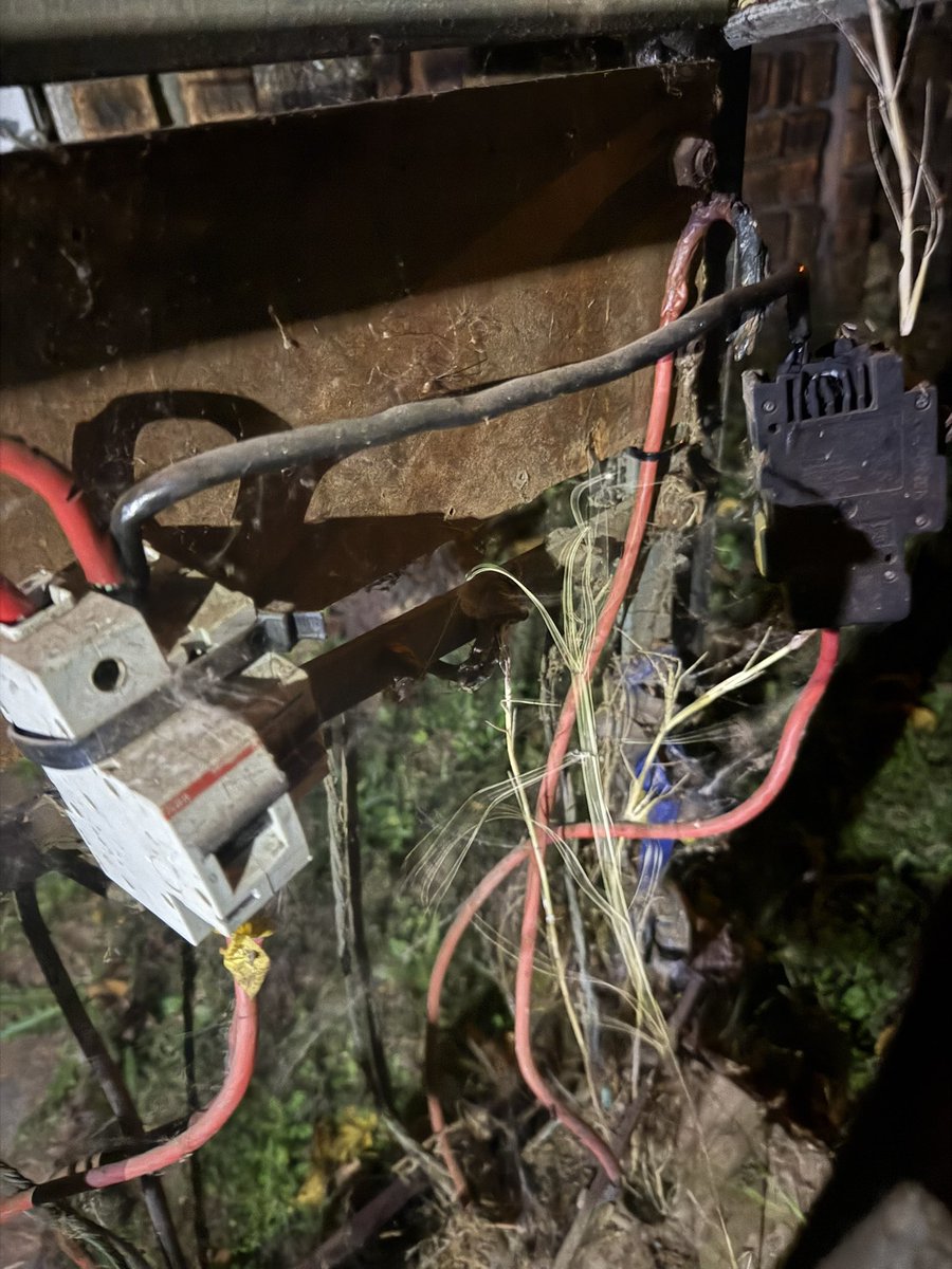 LilFreak18's tweet photo. Dear @CityPowerJhb could you please assist in allocating a resource for the below reference Cpweb4663031. Keeps giving blue sparks and the wind blows as the mini sub is not stable been reporting for years only temporary solutions and now https://t.co/2rMUhJePpg