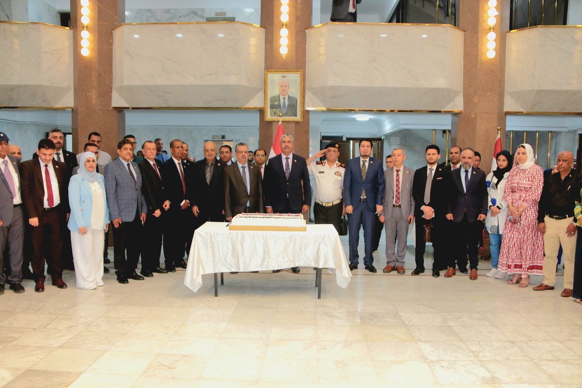 احتفلت سفارة الجمهورية اليمنية لدى جمهورية مصر العربية،اليوم، بالذكرى الخامسة والثلاثين للعيد الوطني للجمهورية اليمنية ٢٢ مايو، بحضور اعضاء البعثة الدبلوماسية والمندوبية الدائمة لدى جامعة الدول العربية، وقيادة الهيئة الادارية للجالية.