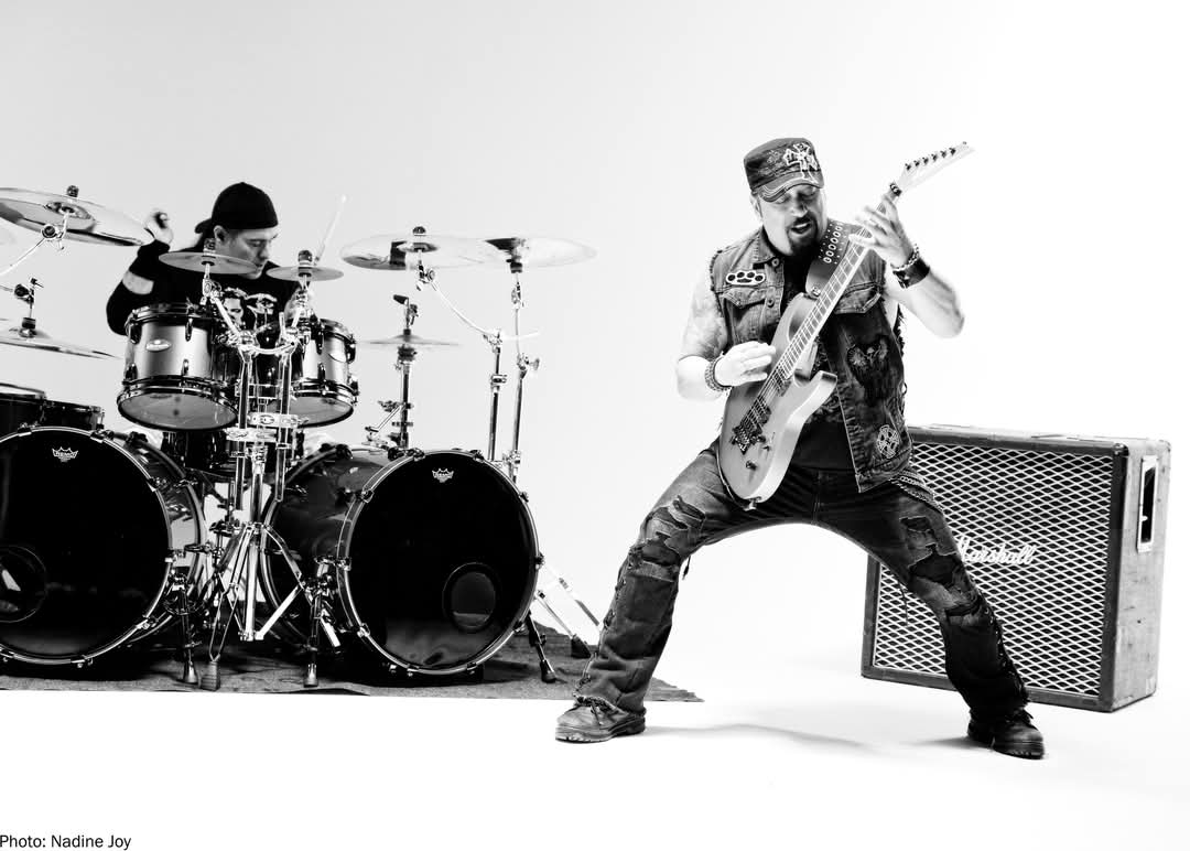 category7band's tweet image. Some cool behind the scenes photos from our @category7band  "Mousetrap" video!

Don't miss our 1st C7 Tour! Tickets/VIP's below:

@TheWhiskyAGoGo: ticketweb.com/event/category…

VIP's: category7official.com/shop/p/categor…

C7 South American Tour Tickets &amp;amp; VIP's:
linktr.ee/category7

#Category7