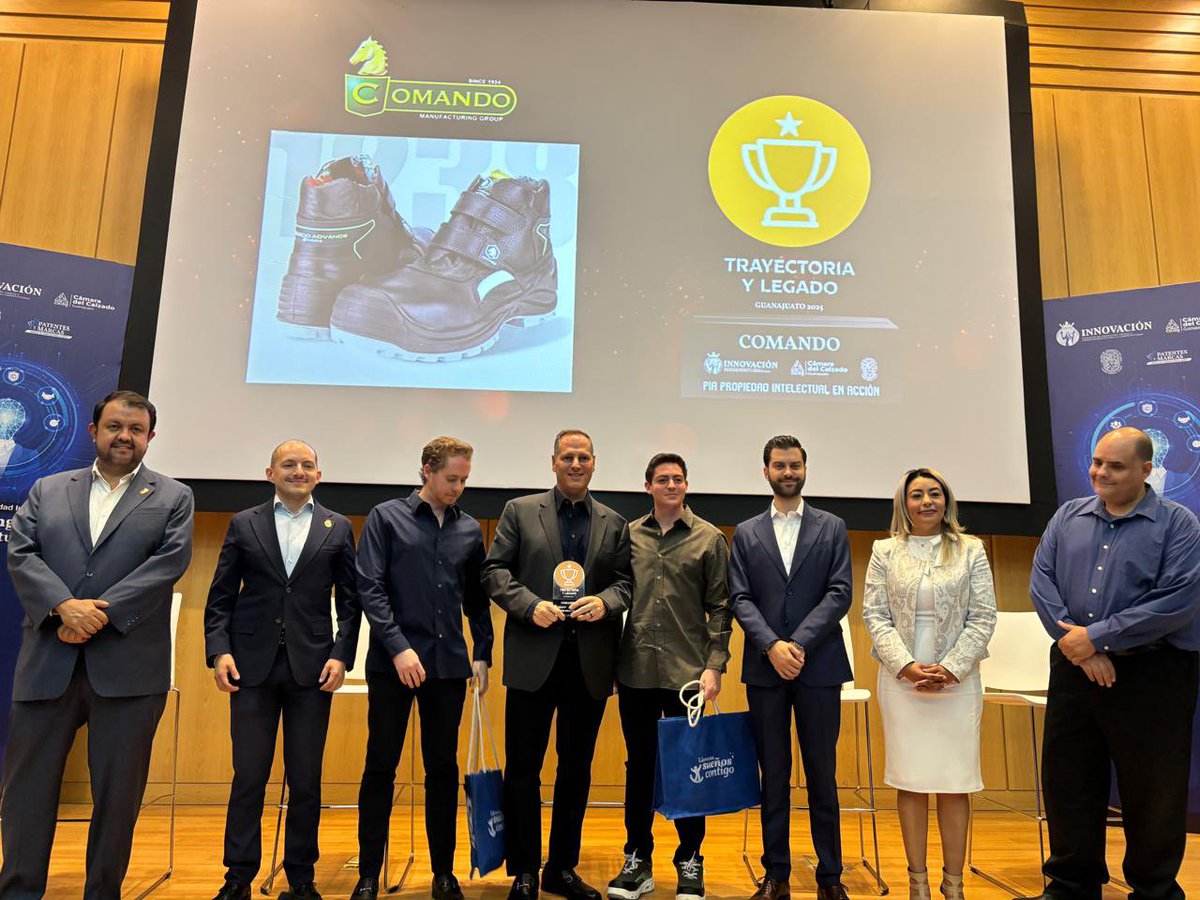 cicegGTO's tweet photo. ¡Celebramos el ingenio que impulsa el futuro!
En el marco del Día Mundial de la Propiedad Intelectual, se llevó a cabo la Jornada “Protege tu ingenio, impulsa tu futuro”, organizada por:
@innovagobgente @IMPI_Mexico CICEG y el @CAbogadosLeon  1/2

#PropiedadIntelectual #Innovación #CICEG