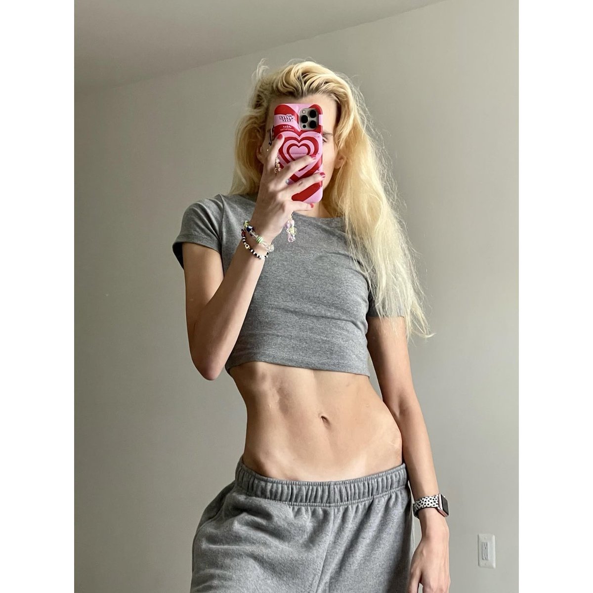 afaw95's tweet photo. #girls #ootd #edtwt #mirrorselfie https://t.co/SDdYxXQebV