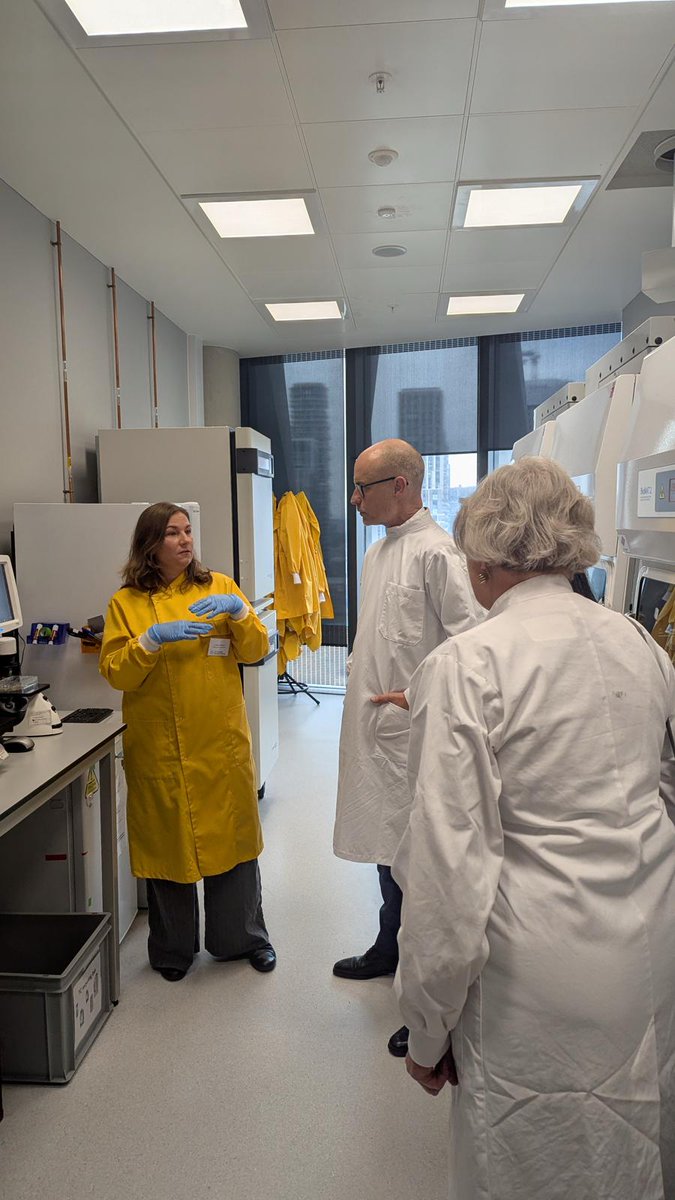 Stephen Kinnock (@skinnock) on Twitter photo Today, I visited <a href="/UKDRI/">UK Dementia Research Institute</a> to hear about their incredible work. A dementia diagnosis opens doors to vital care and support.
This #DementiaActionWeek I'm urging everyone to learn the early signs of dementia – because when we spot symptoms sooner, no one gets left behind. Today, I visited <a href="/UKDRI/">UK Dementia Research Institute</a> to hear about their incredible work. A dementia diagnosis opens doors to vital care and support.
This #DementiaActionWeek I'm urging everyone to learn the early signs of dementia – because when we spot symptoms sooner, no one gets left behind.