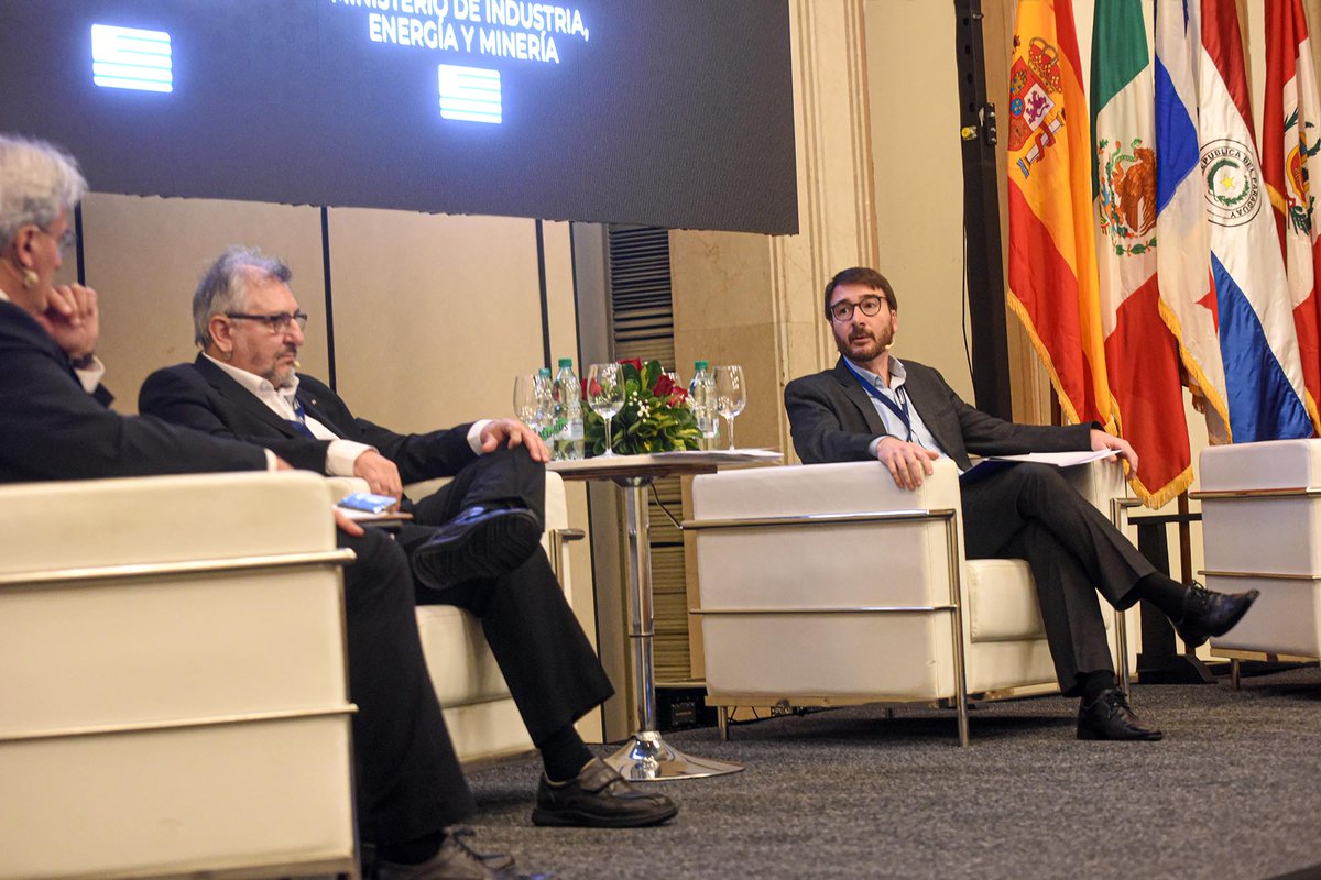 MIEM Uruguay (@miem_uruguay) on Twitter photo El director nacional de Industrias, <a href="/miguezadrianOK/">Adrián Míguez</a>, participó del evento Encuentro de Protagonistas. Remarcó que uno de los pilares de nuestra política industrial es la descentralización con equidad territorial, para que cada comunidad sea parte del crecimiento del país. El director nacional de Industrias, <a href="/miguezadrianOK/">Adrián Míguez</a>, participó del evento Encuentro de Protagonistas. Remarcó que uno de los pilares de nuestra política industrial es la descentralización con equidad territorial, para que cada comunidad sea parte del crecimiento del país.