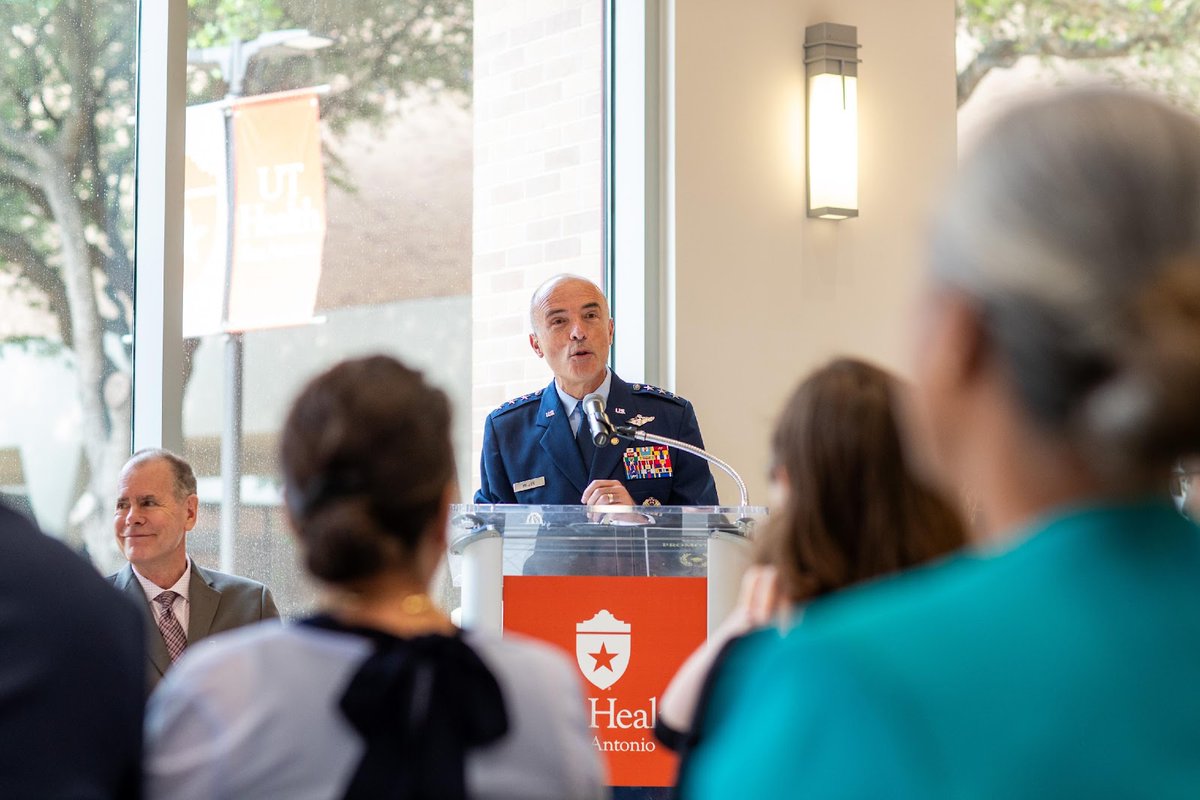UT_TRC4's tweet photo. Last week, The Military Health Institute (MHI) and the Military Health Interest Group (MHIG) were honored to host this momentous occasion for the Health Profession Scholarship Program (HPSP) students.
#HPSP #MilitaryMedicine #UTHealthSA #SuccessInService @UTHealthSA @utsystem https://t.co/kwpUOsSuqg