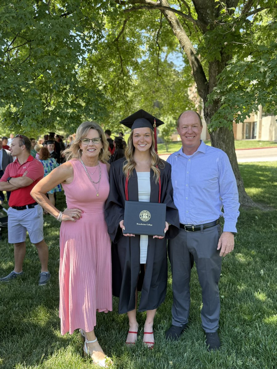 Congratulations to our 6 seniors on their graduations!! We are so proud of you and all you’ve accomplished. Can’t wait to see what great things you do. #oncearavenalwaysaraven